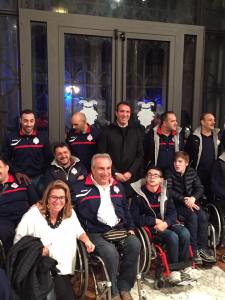 senatore-cassano-con-la-squadra-di-basket-in-carrozzina